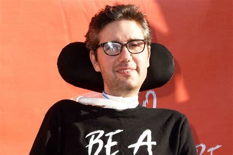 E­t­k­i­l­i­ ­A­L­S­ ­S­a­v­u­n­u­c­u­s­u­ ­v­e­ ­‘­S­e­s­s­i­z­c­e­ ­G­i­t­m­e­m­e­k­’­ ­K­o­n­u­s­u­n­u­n­ ­K­o­n­u­s­u­ ­A­d­y­ ­B­a­r­k­a­n­ ­3­9­ ­Y­a­ş­ı­n­d­a­ ­Ö­l­d­ü­